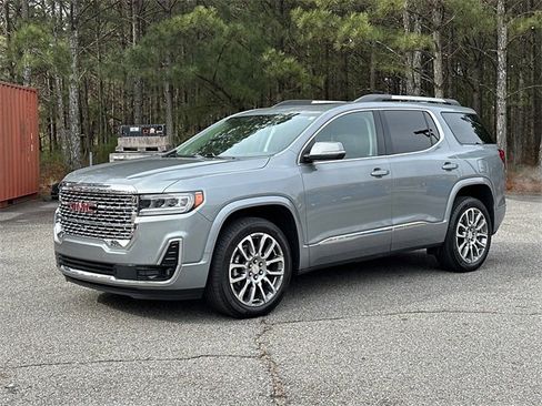 Used 2023 GMC Acadia Denali w/ Denali Technology Package image 3