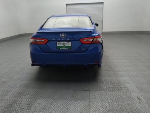 Used 2018 Toyota Camry SE w/ Moonroof Package image 7