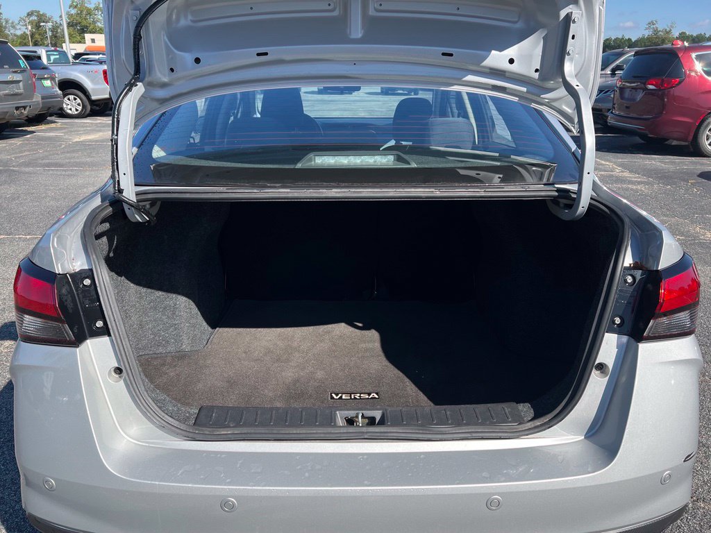 Used 2025 Nissan Versa SV FWD image 21