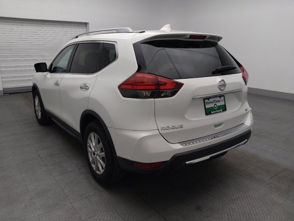 Used 2017 Nissan Rogue SV w/ SV Premium Package FWD image 5