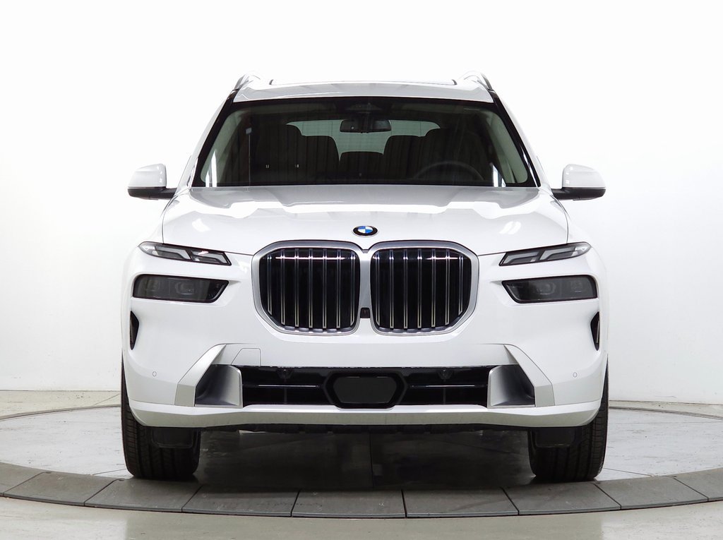 Used 2026 BMW X7 xDrive40i AWD/4WD image 2