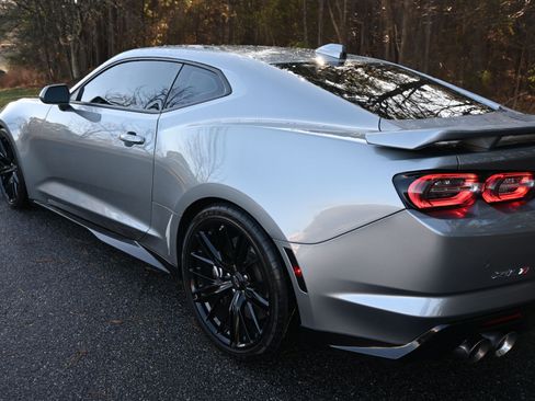 Used 2023 Chevrolet Camaro ZL1 image 4