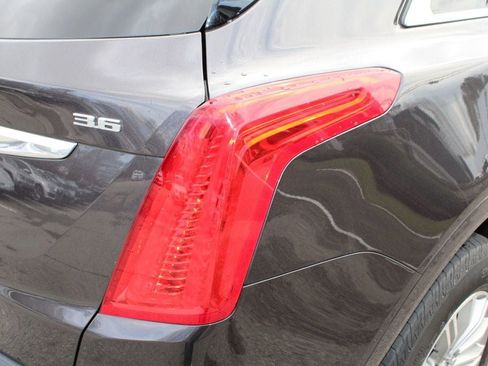 Used 2018 Cadillac XT5 Luxury w/ Driver Awareness Package image 10