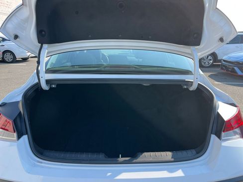 Used 2025 Hyundai Elantra Limited image 33