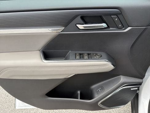 New 2026 GMC Acadia Elevation w/ Elevation Premium Package FWD image 11