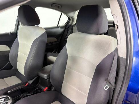 Used 2013 Chevrolet Cruze LS FWD image 11