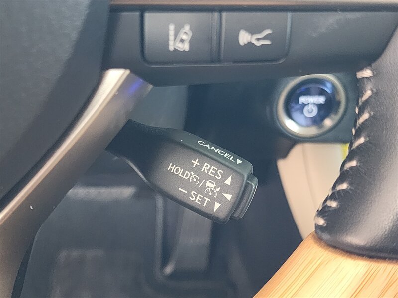Used 2021 Lexus RX 450hL AWD w/ Premium Package image 39