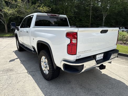 Used 2022 Chevrolet Silverado 2500 LTZ AWD/4WD image 5