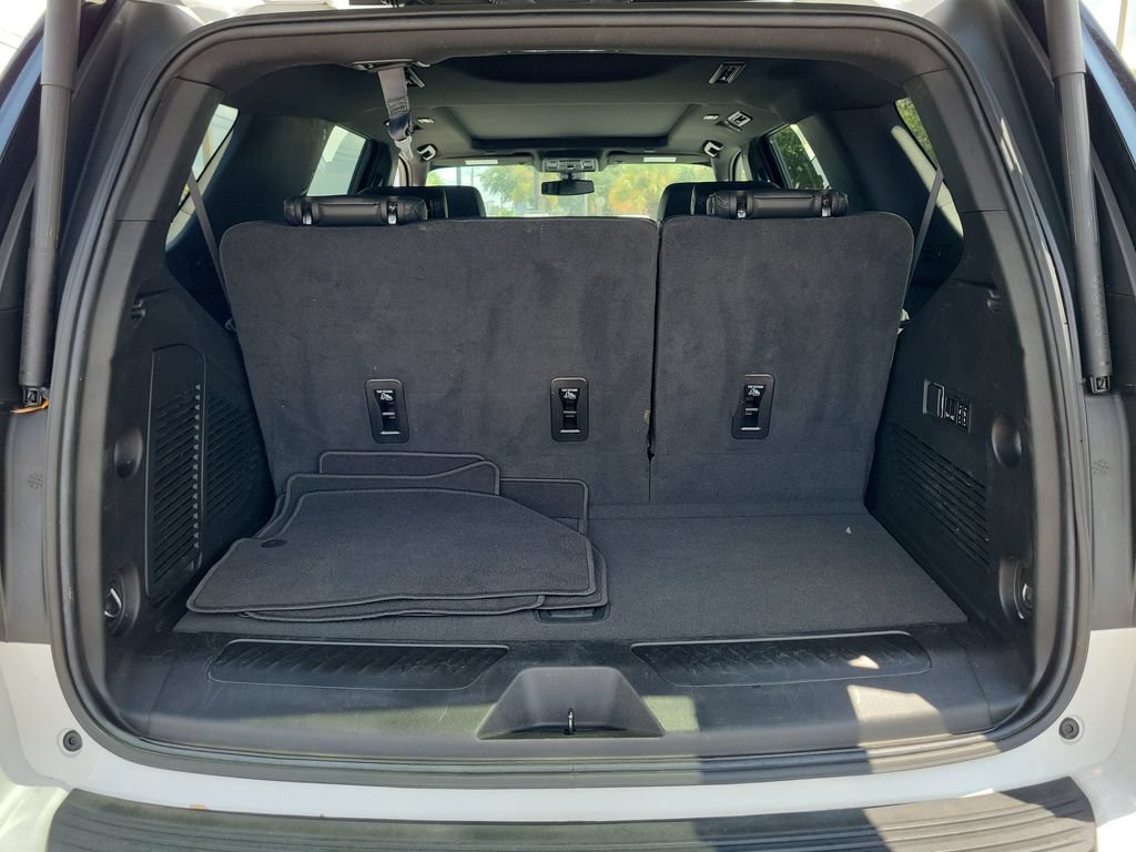 Used 2022 Chevrolet Tahoe LT w/ Luxury Package RWD image 6