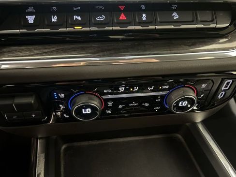 Used 2024 Chevrolet Silverado 2500 LTZ w/ LTZ Premium Package AWD/4WD image 17