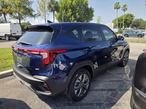 Used 2025 Kia Seltos LX AWD/4WD image 5