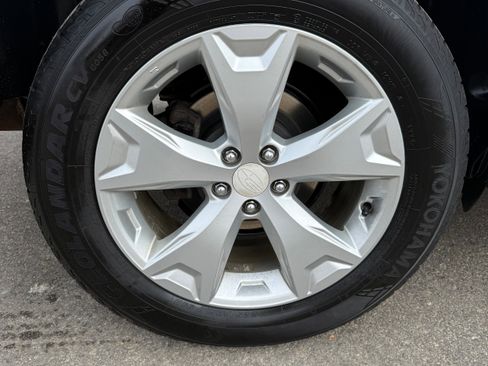 Used 2015 Subaru Forester 2.5i Limited image 23