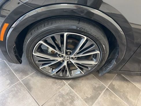 Used 2023 Toyota Prius XLE image 33