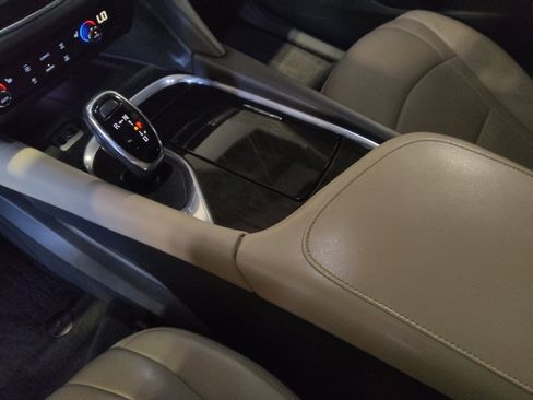 Used 2019 Buick Enclave Essence image 26