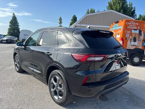 Used 2023 Ford Escape ST-Line w/ Tech Pack #1 AWD/4WD image 7