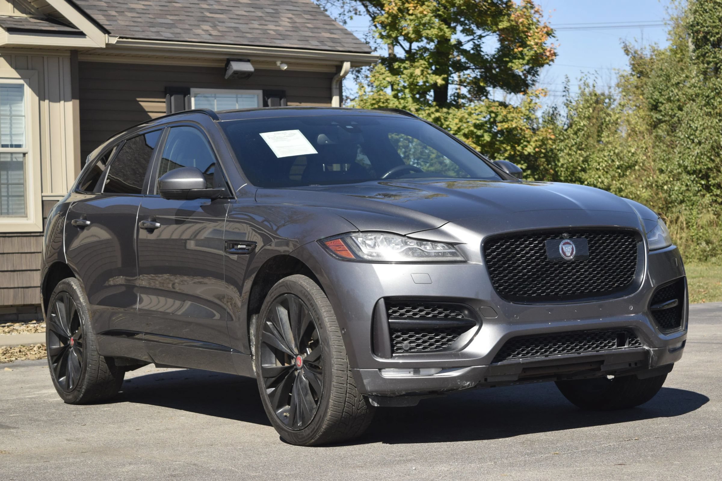 Used 2018 Jaguar F-PACE R-Sport AWD/4WD image 1