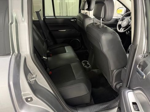 Used 2014 Jeep Compass Latitude w/ Sun/Sound Group AWD/4WD image 8