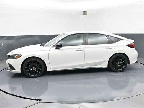 Used 2024 Honda Civic Sport image 4