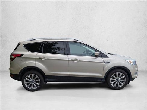 Used 2018 Ford Escape Titanium w/ Ford Safe & Smart Package FWD image 4