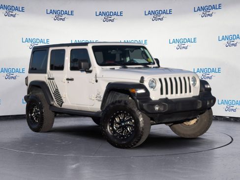 Used 2019 Jeep Wrangler Unlimited Sport S image 2