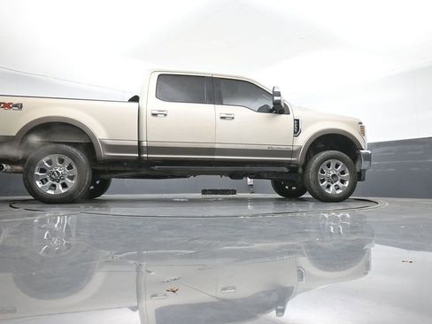 Used 2018 Ford F250 Lariat w/ Chrome Package image 39