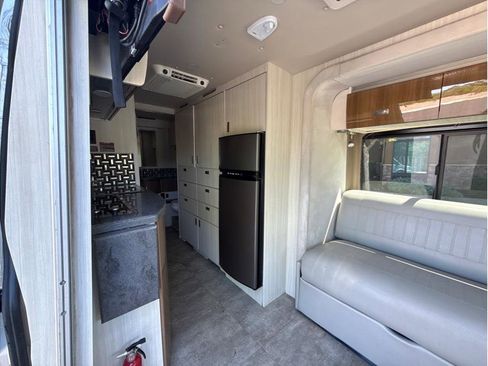 Used 2014 Mercedes-Benz Sprinter 3500 image 11