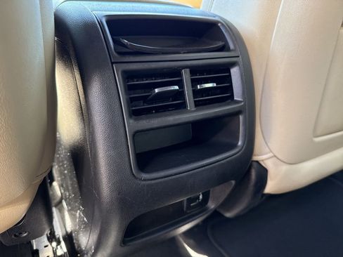 Used 2018 Cadillac XT5 Luxury image 40