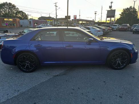 Used 2019 Chrysler 300 S image 4