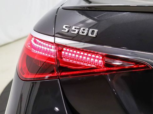 Used 2025 Mercedes-Benz S 580 4MATIC Sedan image 11