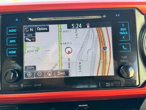 Used 2018 Toyota Tacoma TRD Off-Road image 22