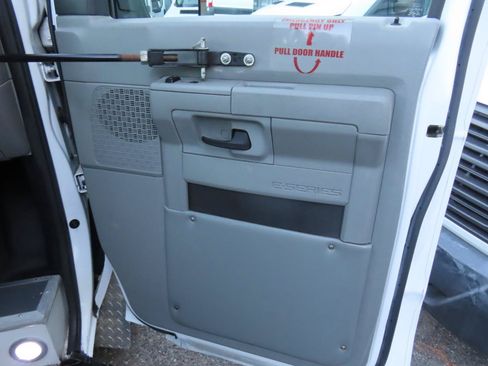 Used 2013 Ford E-150 and Econoline 150 w/ PWR Group RWD image 15