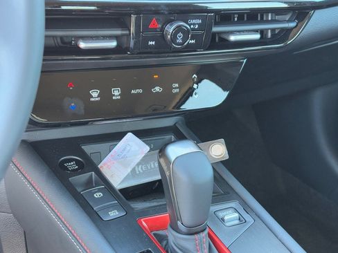 New 2026 Nissan Kicks SR image 26