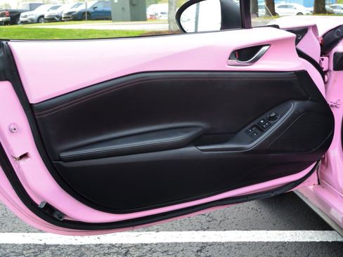 Used 2016 MAZDA MX-5 Miata Club image 9