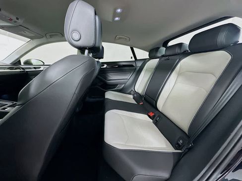 Used 2021 Volkswagen Arteon SE image 14