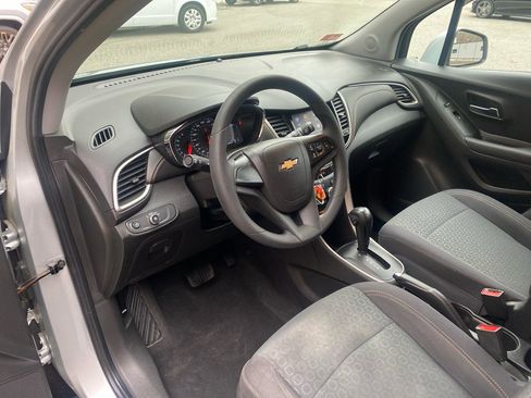 Used 2020 Chevrolet Trax LS image 20