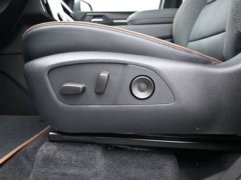 New 2026 GMC Acadia AT4 w/ Luxury Package AWD/4WD image 13