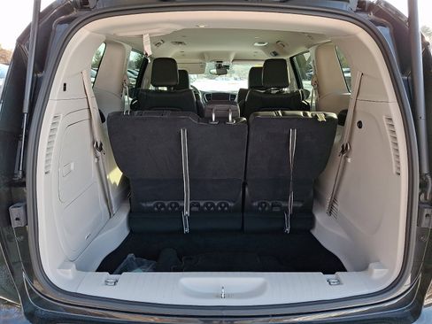 Certified 2023 Chrysler Pacifica Touring-L image 30