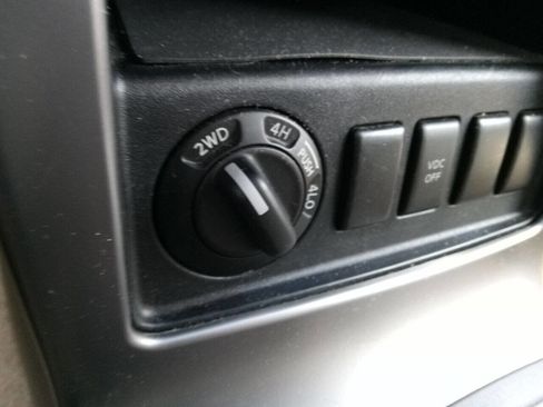 Used 2006 Nissan Pathfinder SE w/ (G01) SE Comfort Pkg image 19