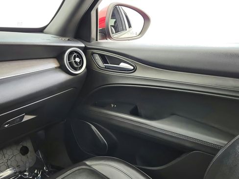 Used 2022 Alfa Romeo Stelvio Ti AWD/4WD image 21