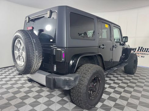 Used 2015 Jeep Wrangler Unlimited Sahara w/ Connectivity Group AWD/4WD image 6