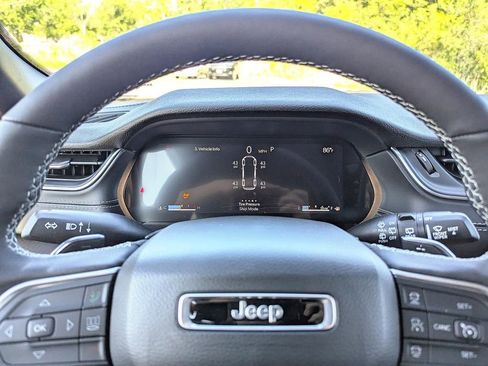 New 2025 Jeep Grand Cherokee L Altitude image 17