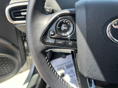 Used 2022 Toyota Prius Prime LE image 5