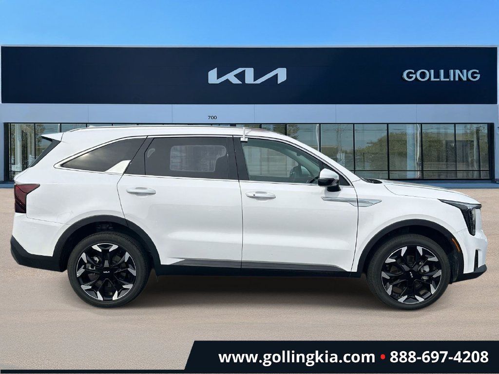 Certified 2026 Kia Sorento EX AWD/4WD image 2
