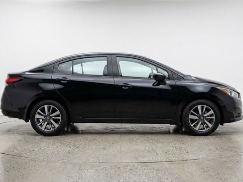 Used 2025 Nissan Versa SV FWD image 11