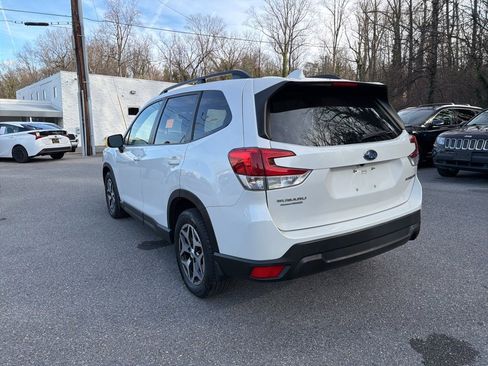 Used 2019 Subaru Forester Premium w/ All-Weather Package image 4