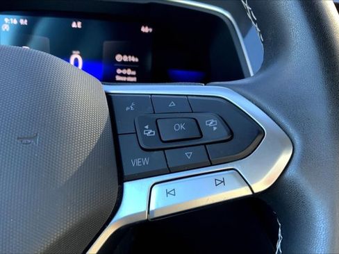 Used 2022 Volkswagen Tiguan SE image 19