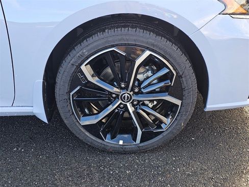 New 2025 Nissan Altima 2.5 SR image 28