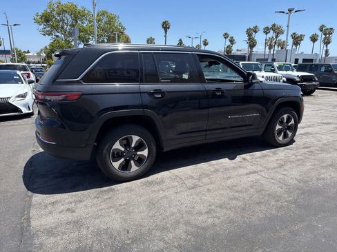 Used 2023 Jeep Grand Cherokee 4WD 4xe w/ Luxury Tech Group II image 11
