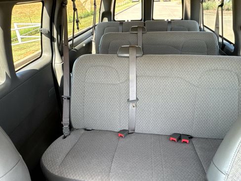 Used 2025 Chevrolet Express 3500 LT w/ LT Preferred Equipment Group RWD image 19