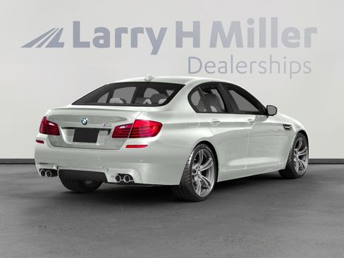 Used 2016 BMW M5 RWD image 2